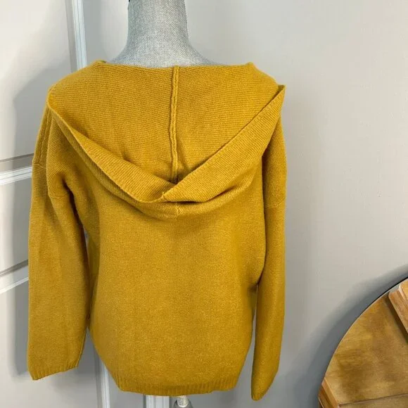 Korye Mustard V-neck Hooded Sweater Size M NWOT - Picture 2 of 2